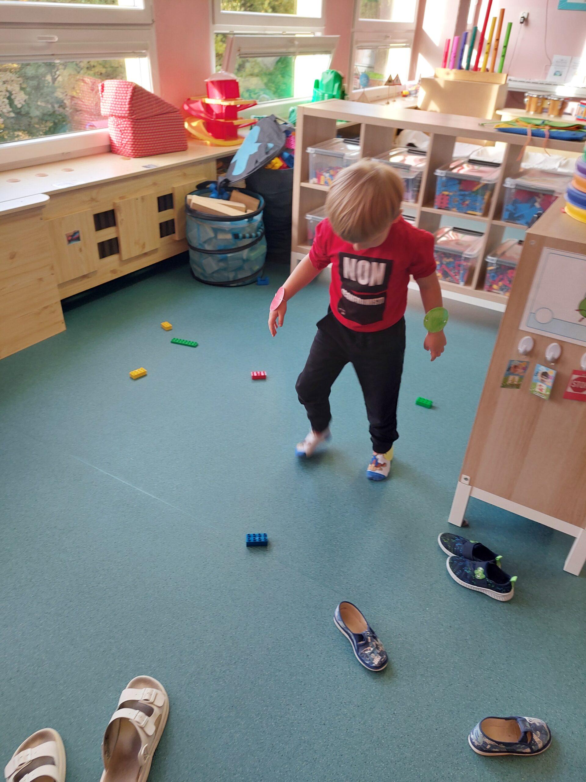 Pokus s pěnou, pohyb (3)