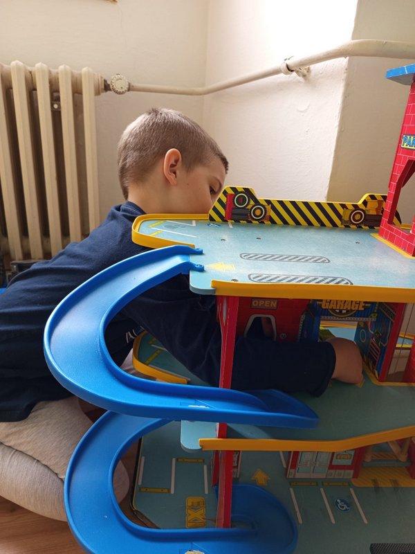 9374ff25-68d8-4c24-b6bf-991580fc4d28