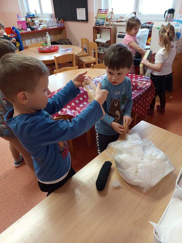 dc33d303-8ef6-489d-b19b-03a4bc638473