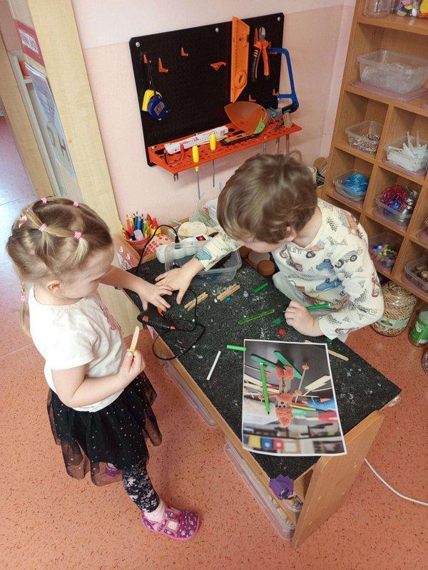 e1b43dff-a2c9-4c6c-9703-8870ab9832c2