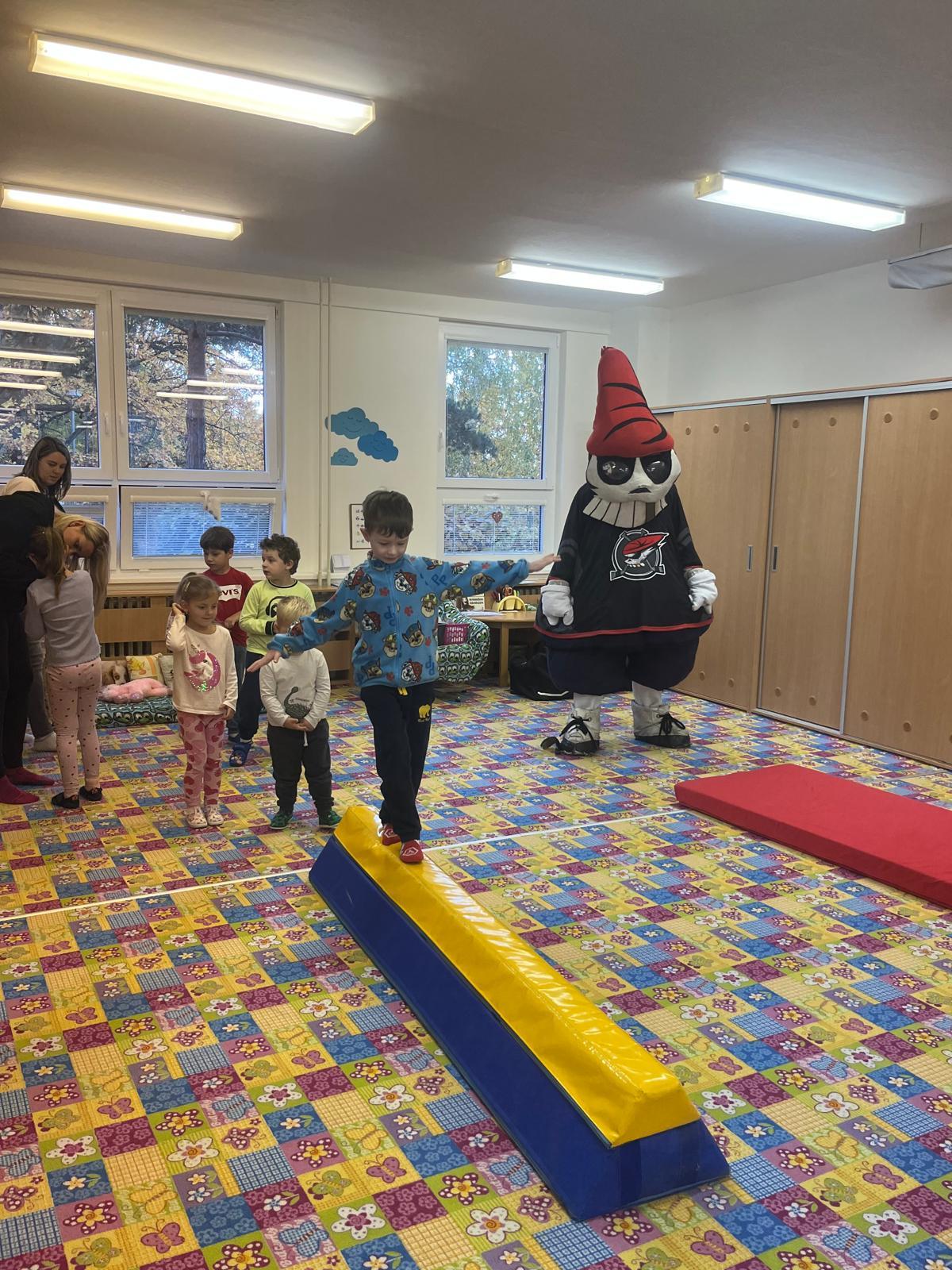 eaf93061-bc92-4704-8a47-f4d80daa3c7c