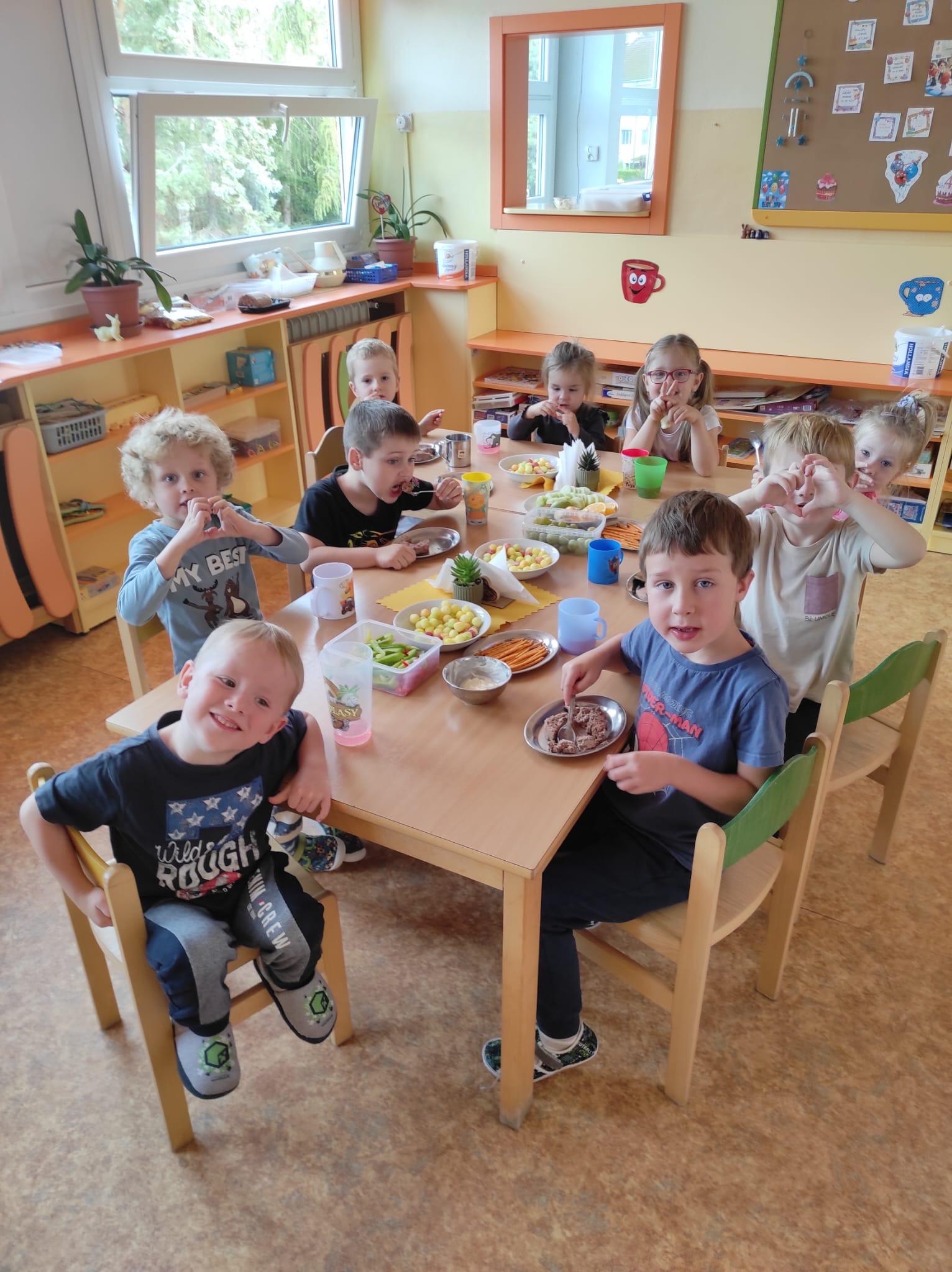 55540ac8-7812-454b-8a17-34a35d7d1bad