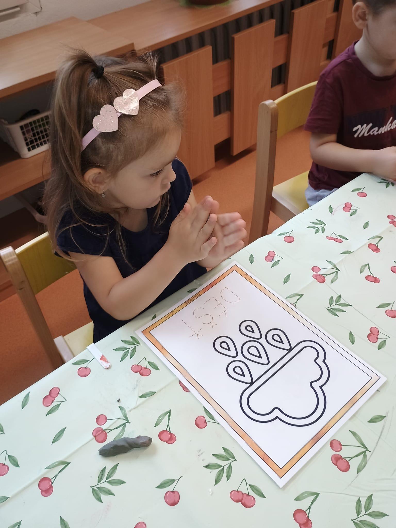 9269f525-4979-4323-8f2d-3e7c43f15819