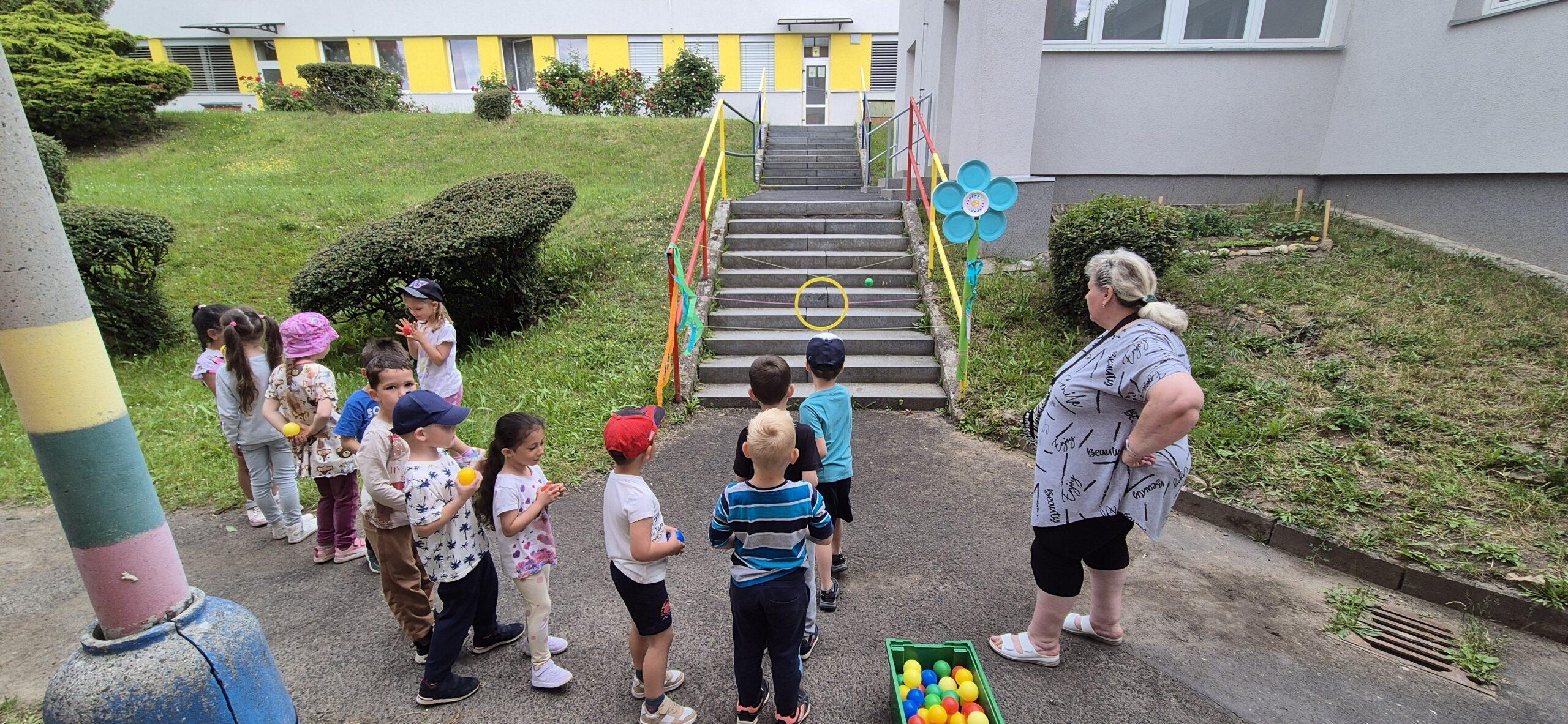 červen (20)