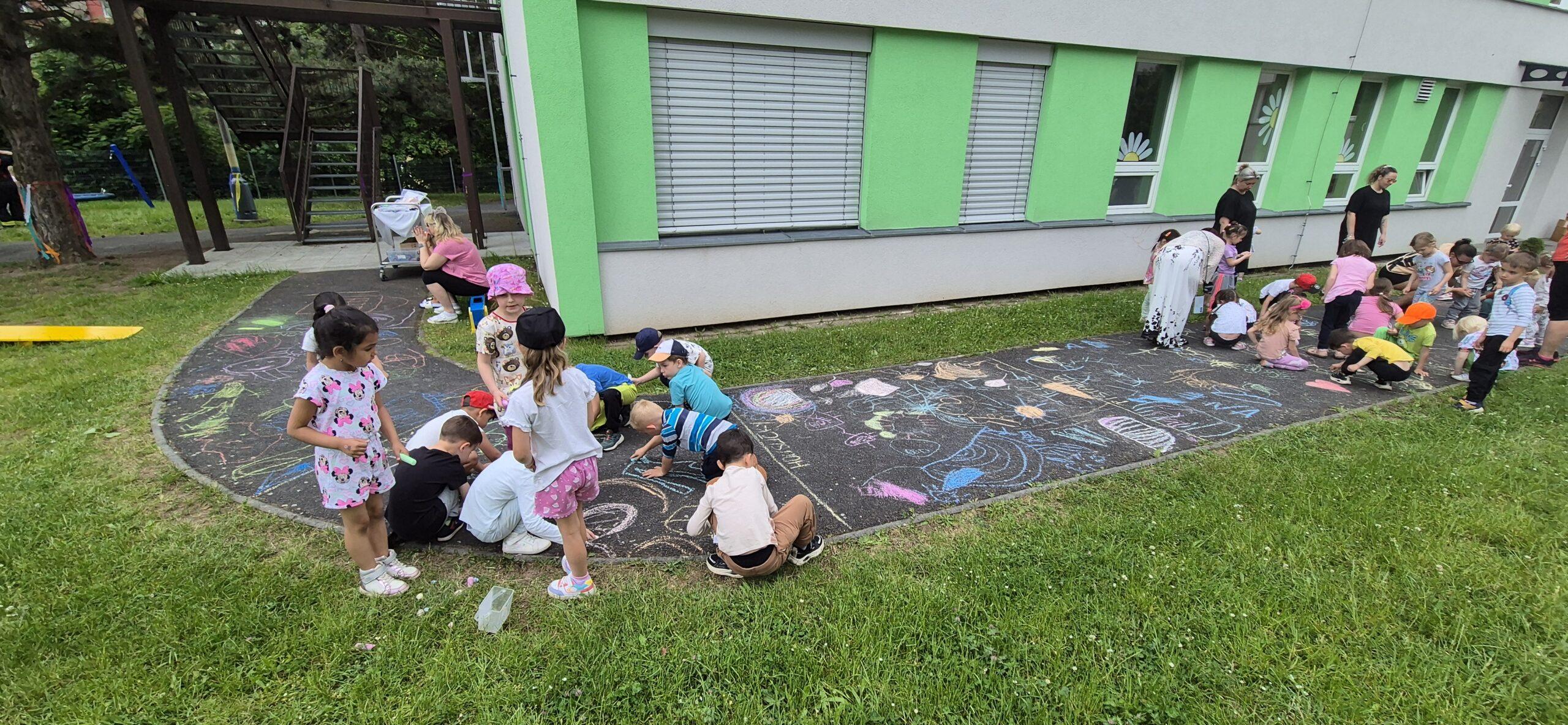 červen (21)