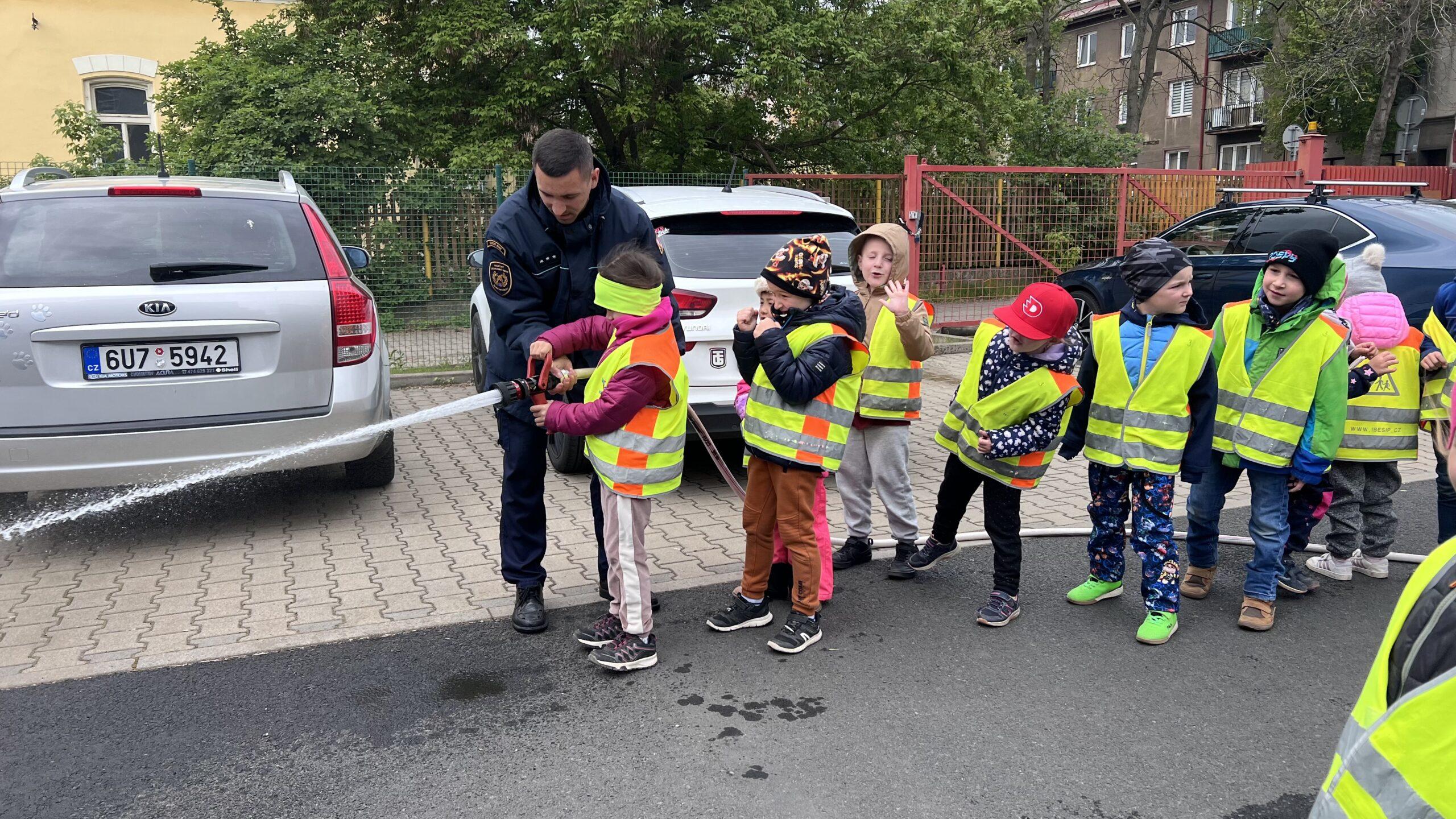 2663009D-FBD8-49A7-AD07-623303644491