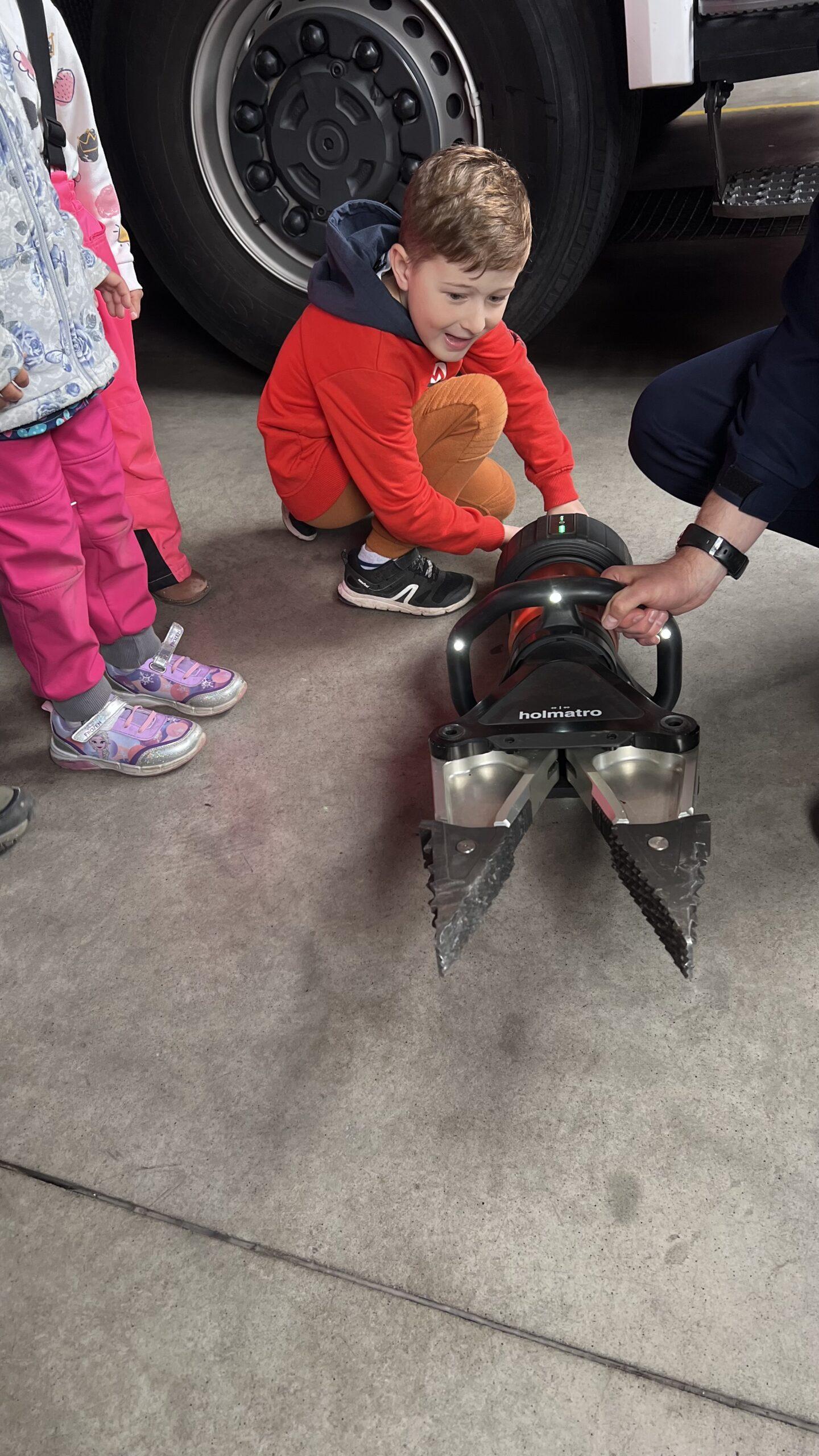 FE4B425E-A82F-49A2-9227-973D03D092D0