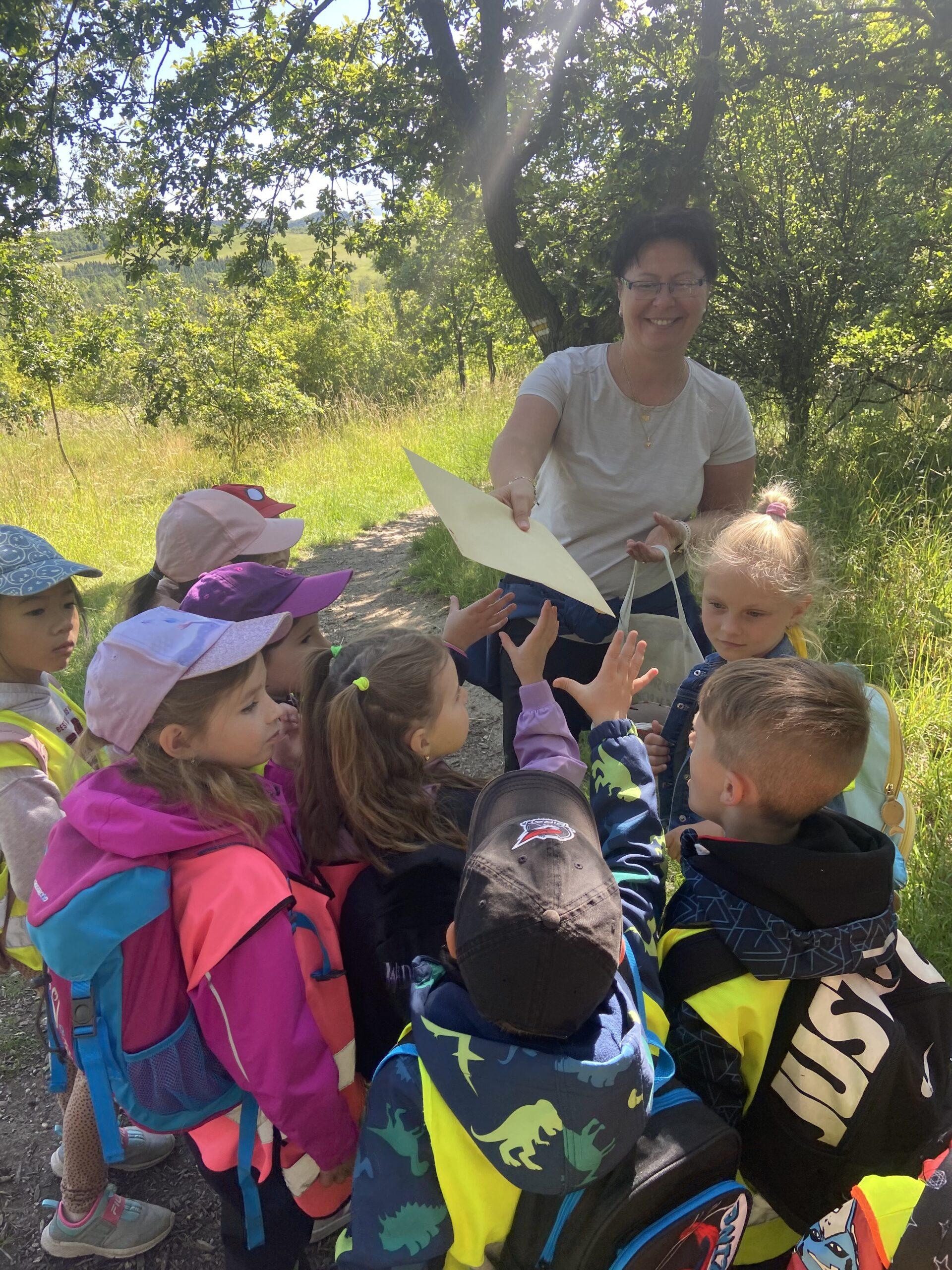 64279B8D-3D9E-4EB2-8664-0F38AE0D1E91