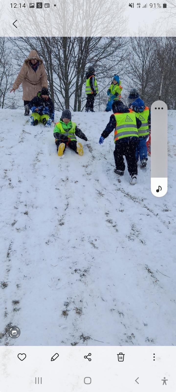 sáňkujeme žabky (4)