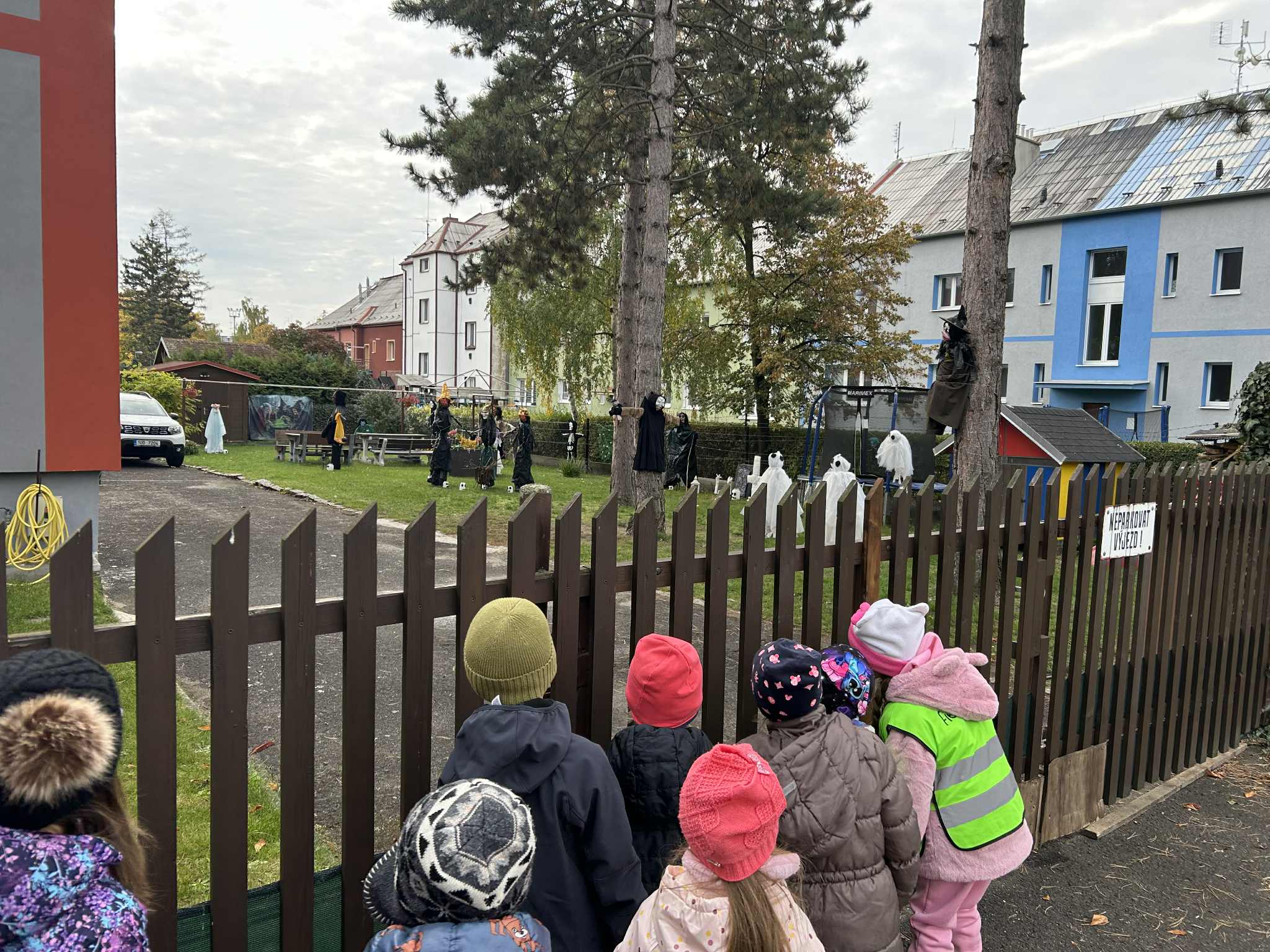 e0e3c528-d72e-4a56-879d-852c120eb4c9