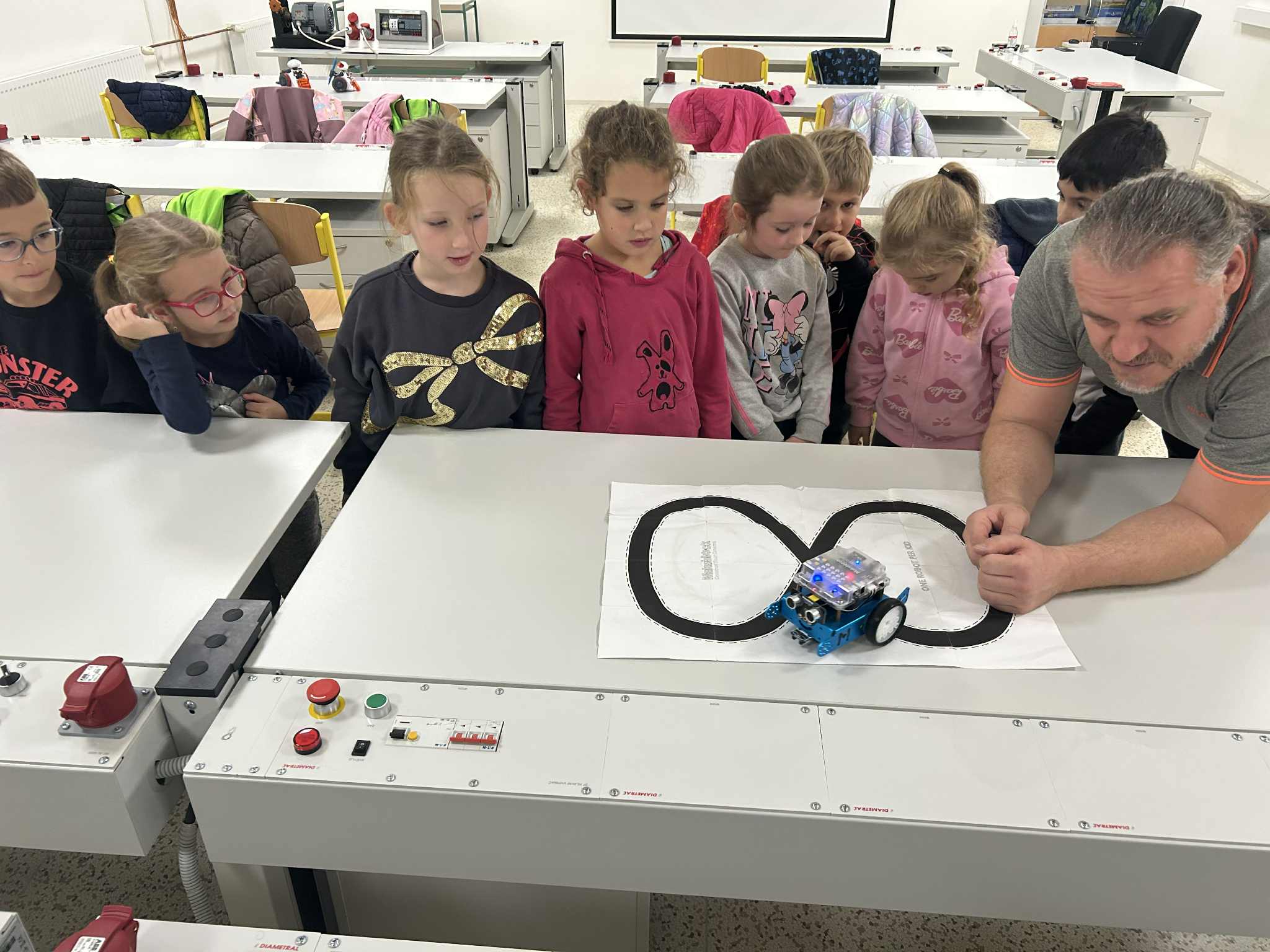 ebe1cacf-5268-49c9-b35a-76ff92aeec67