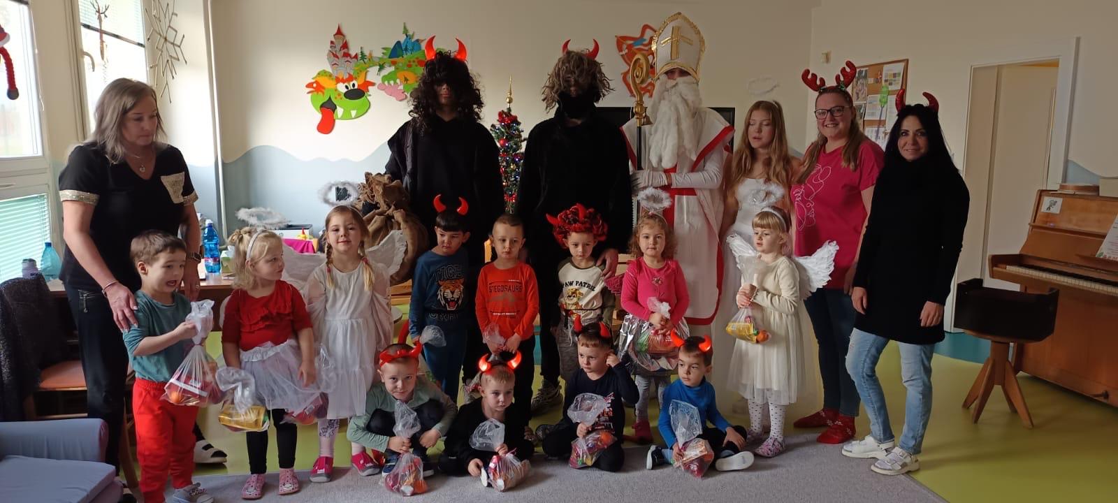 77039670-51e6-4e02-895f-8260178894ef