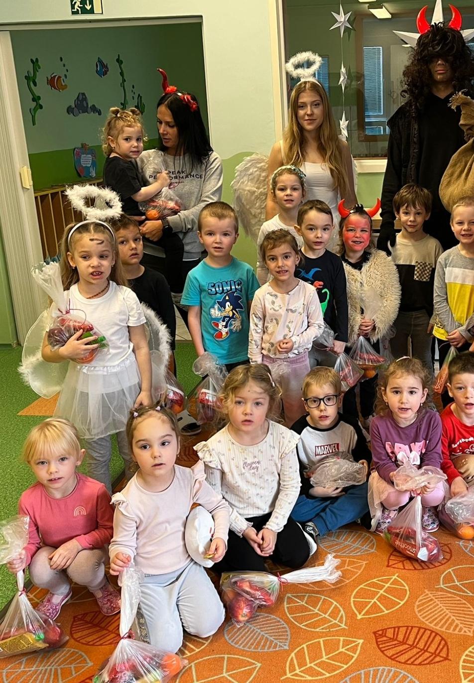 Screenshot_2025-12-12-12-45-34-564_com.whatsapp-edit